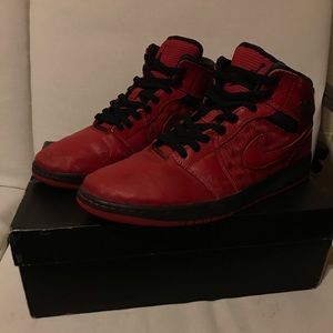 Jordan 1 mid “ 97 txt “ size 12